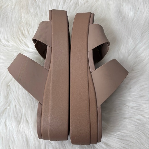 Crocs Women's Brooklyn Buckle Low Wedge, Platform Sandals - Picture 5 of 7